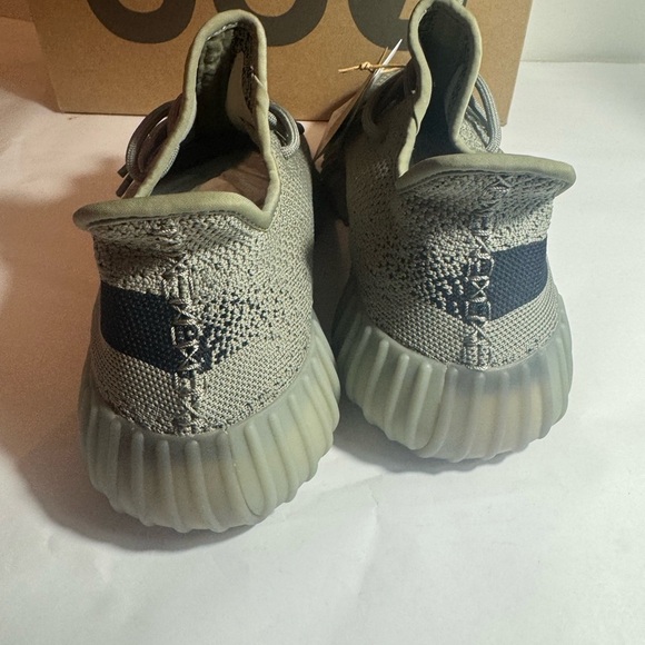 New Granit gray Yeezy Boost 350 V2 Sply-350 mens 6 Sneakers - Picture 2 of 5